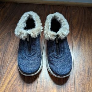 Bzees zipper shoes used